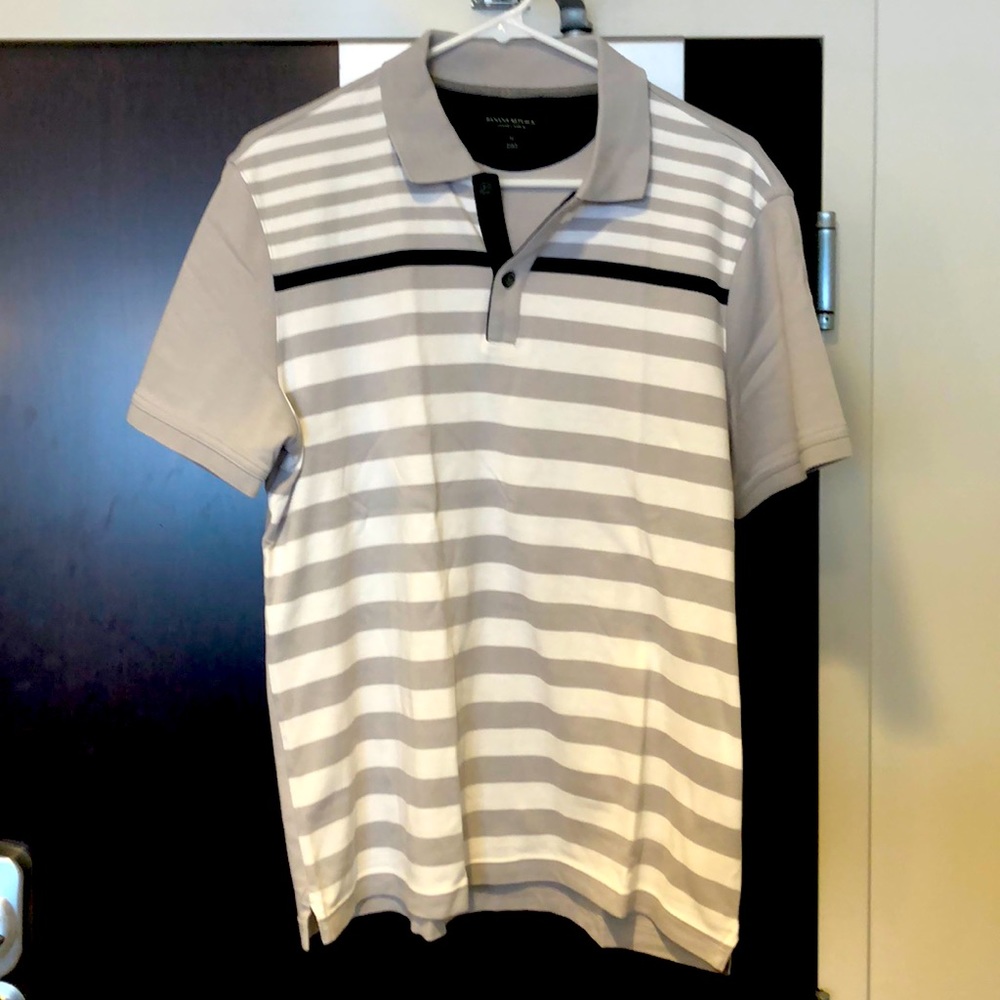 Banana Republic Luxury Touch Men M button down Tee